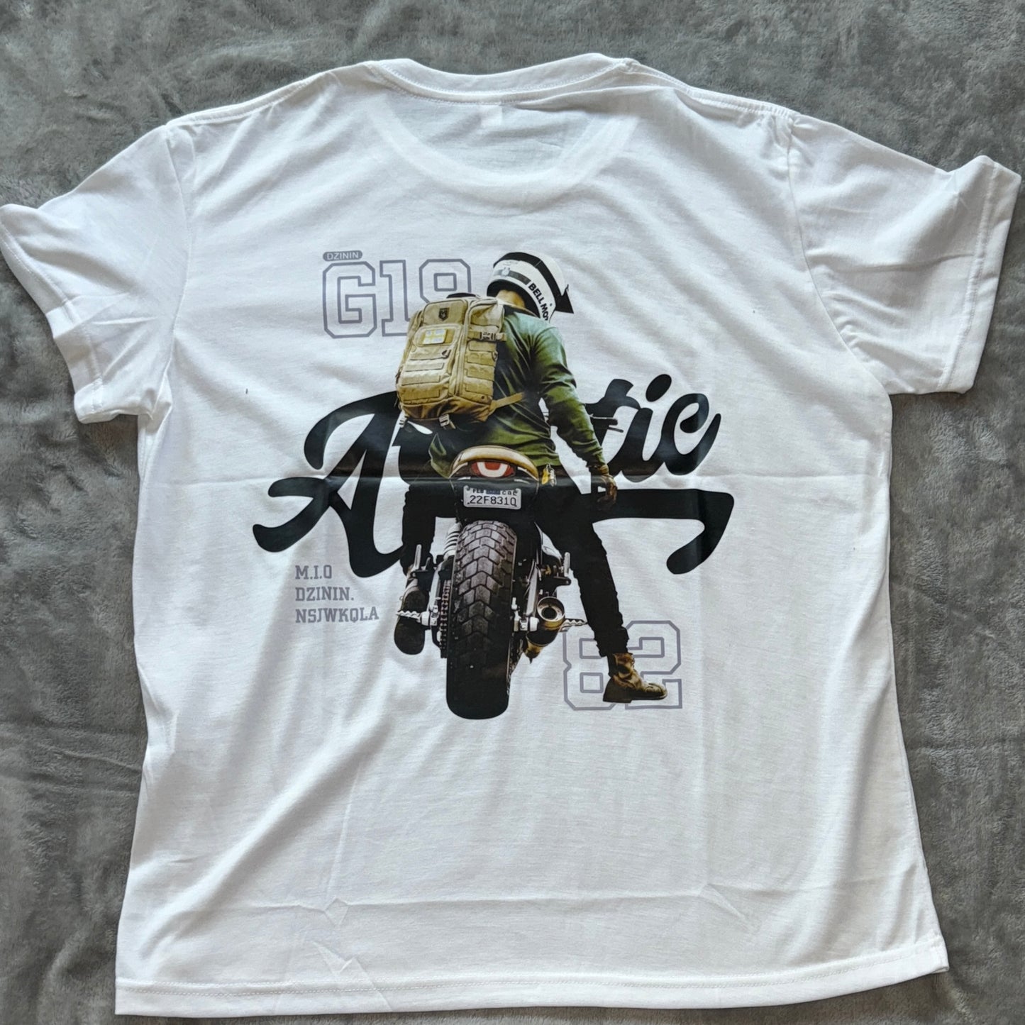 Unisex Graphic T-Shirt – Trendy and Comfortable Street Style